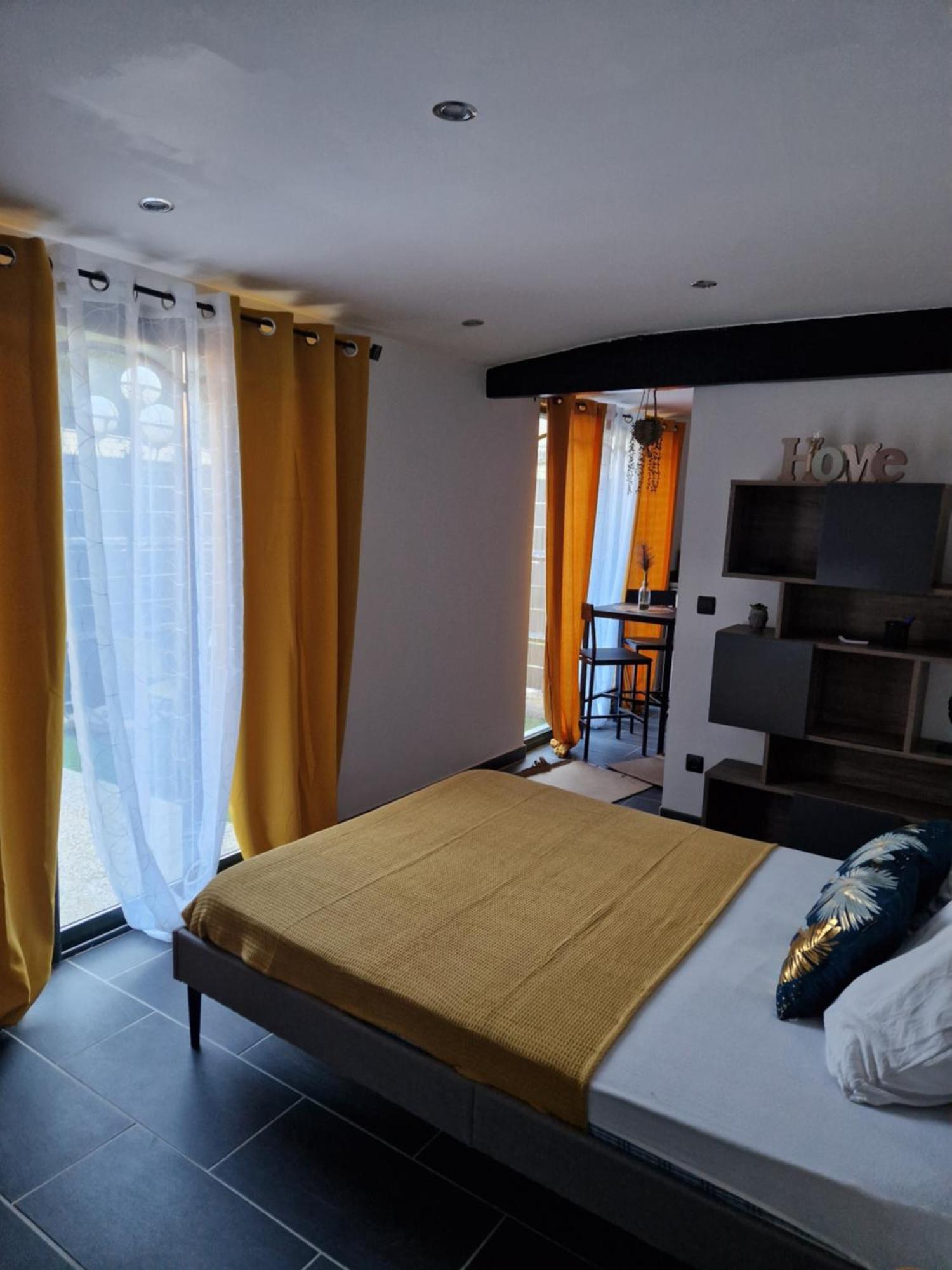 Grand Studio 2 Personnes Saint-Amand-Mont-Rond Luaran gambar